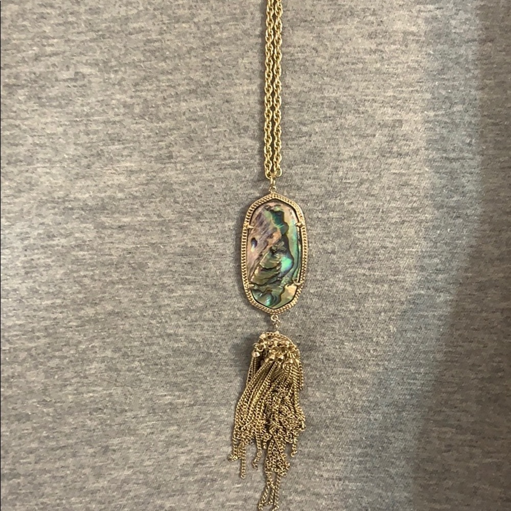 Kendra Scott necklace